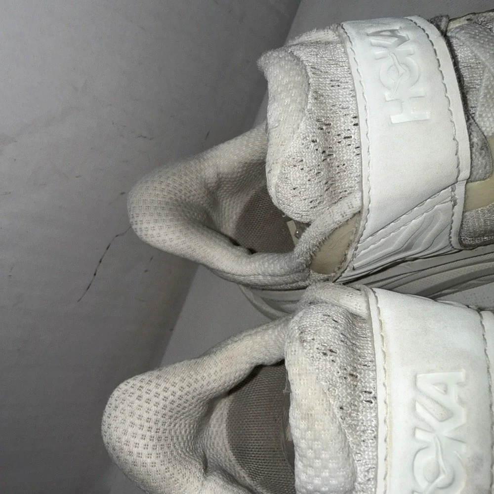 Hoka One Clifton 10 White Running Athletic Play Shoes Little Kids Size 2.5 MD